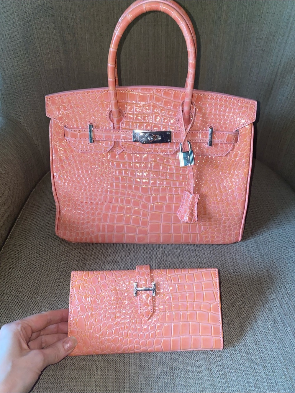 30cm coral pink crocodile leather top handle handbag and matching h wallet